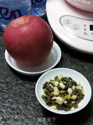 苹果茉莉花茶的做法步骤：1
