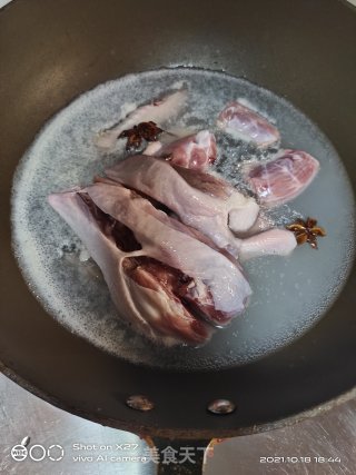扁豆炒鸡肉的做法步骤：1