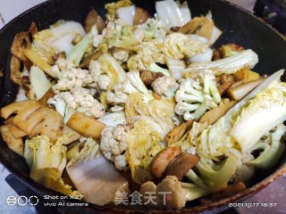 花菜莲藕炒肉片的做法步骤：3