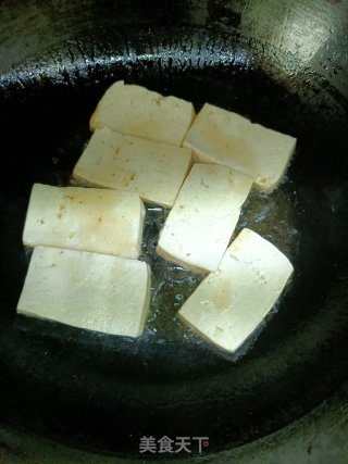 香煎二面黄豆腐的做法步骤：1