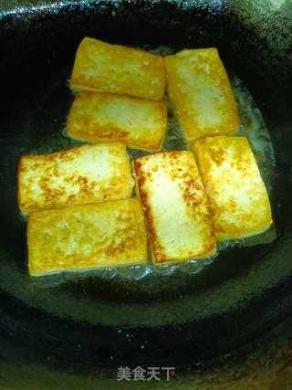 香煎二面黄豆腐的做法步骤：2