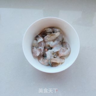 虾仁白菜的做法步骤：2