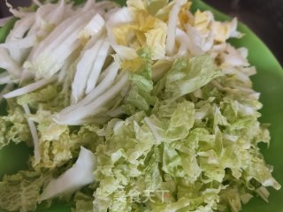 番茄虾仁莜面鱼鱼的做法步骤：2