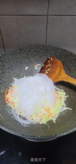 包菜鸡蛋炒粉丝的做法步骤：8