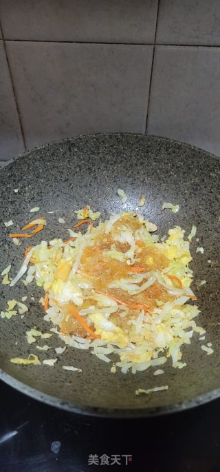 包菜鸡蛋炒粉丝的做法步骤：11