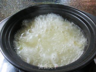 熏鱼蛋饺粉丝煲的做法步骤：3