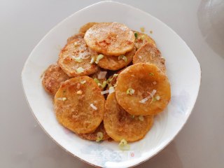 咸蛋黄焗土豆片的做法步骤：6
