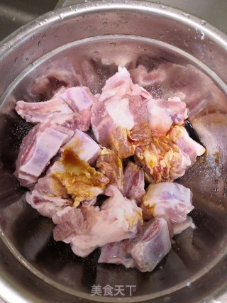 粉蒸排骨的做法步骤：2