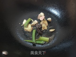 红烧目鱼的做法步骤：8