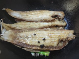红烧目鱼的做法步骤：9