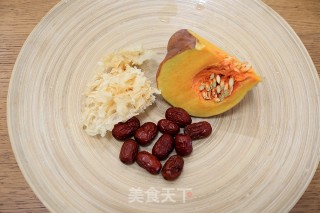 南瓜银耳红枣汤的做法步骤：1