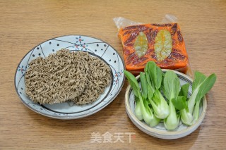 麻辣荞麦面的做法步骤：1