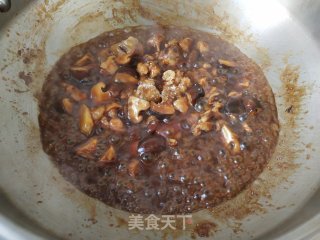 香菇焖鸡腿的做法步骤：11