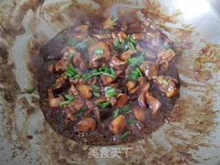 香菇焖鸡腿的做法步骤：12