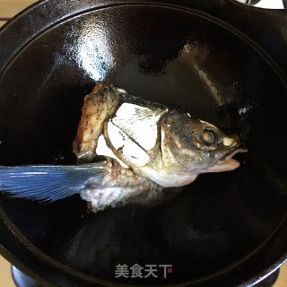 鱼头汤的做法步骤：1