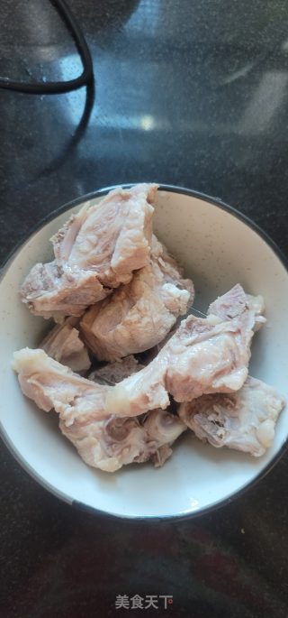 石斛麦冬橄榄排骨汤的做法步骤：3