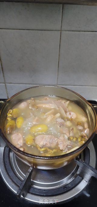 石斛麦冬橄榄排骨汤的做法步骤：6