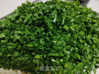 韭菜鸡蛋虾仁水饺的做法步骤：3