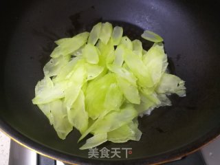 炒莴笋片的做法步骤：3