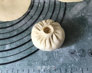 香辣白菜粉丝包子的做法步骤：13