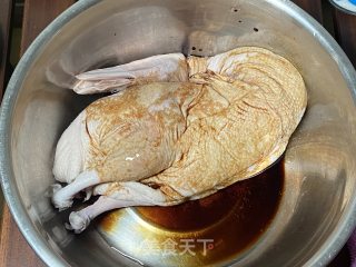 舔手指的蜂蜜酱油烤鸭，皮脆肉嫩巨好吃!的做法步骤：1