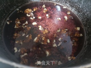 桃仁黑米小麦粥的做法步骤：4