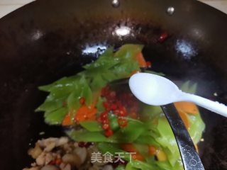 莴笋胡萝卜炒肉的做法步骤：7