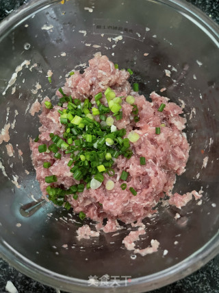 白菜肉卷的做法步骤：4