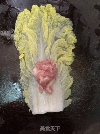 白菜肉卷的做法步骤：5