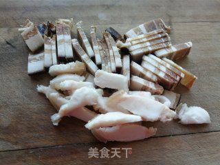 咸肉芥菜芋艿炒饭的做法步骤：1