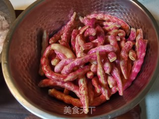 排骨炖黄金勾豆角的做法步骤：2
