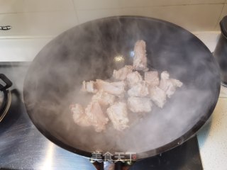 排骨炖黄金勾豆角的做法步骤：6