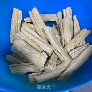 牛筋腐竹煲白菜的做法步骤：1