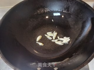 腊肠炒荷兰豆的做法步骤：4