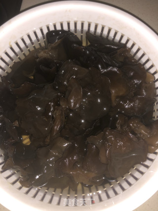 自制窝窝头的做法步骤：1