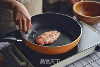 藤椒鸡肉三明治的做法步骤：6