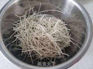 梅豆丸子炖粉条的做法步骤：3