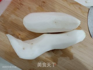 白萝卜汤的做法步骤：1