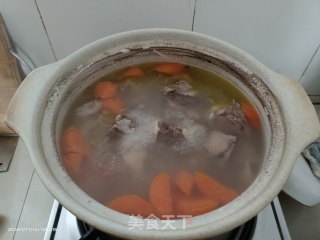 莲藕筒骨汤的做法步骤：6