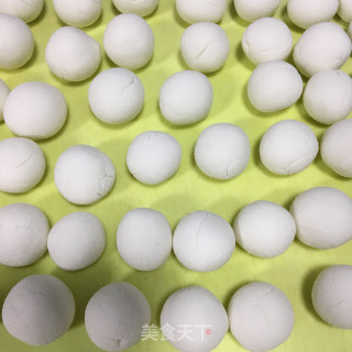 黑糖鸡蛋酒酿圆子的做法步骤：1