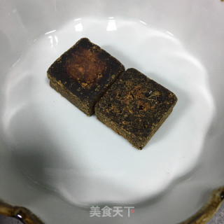 黑糖鸡蛋酒酿圆子的做法步骤：2