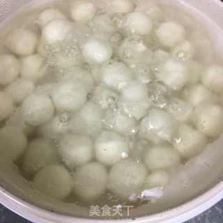 黑糖鸡蛋酒酿圆子的做法步骤：6