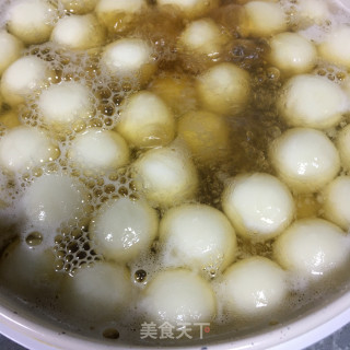 黑糖鸡蛋酒酿圆子的做法步骤：7