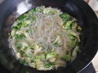 红虾白菜粉丝汤的做法步骤：7