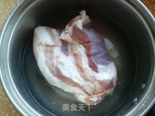 白菜炒回锅肉的做法步骤：1