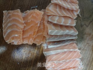 煎三文鱼的做法步骤：2