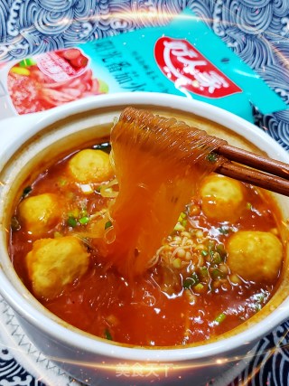 酸甜鲜香番茄鱼丸金针菇粉丝煲的做法步骤：12