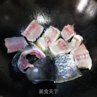 鱼头白菜煲的做法步骤：5