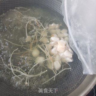 彩萝卜拌鲜贝的做法步骤：9