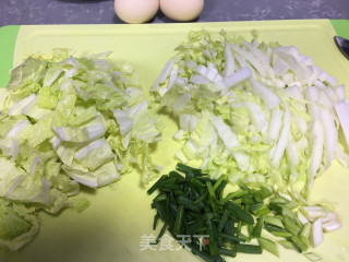 荷包蛋白菜汤的做法步骤：1